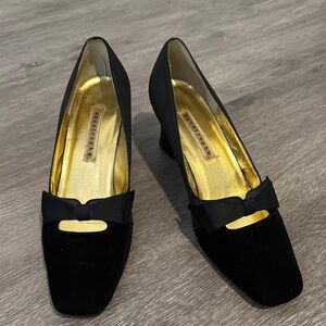 Vintage 90s Apostrophe Bow and Velvet Low Heels